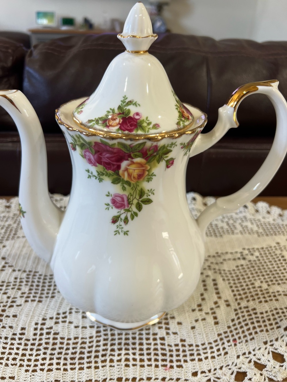 Royal Albert Old Country Roses Coffee Pot. Large 42oz. Excellent condition.